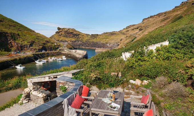 Boscastle Cottage | Prime harbour side, completely refurbished, sunset & sea view terrace