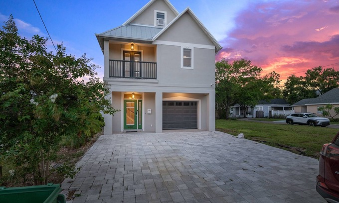 Hyde Park House | Prime Hyde Park Stay - 4 Min to Beach & Fun Games!