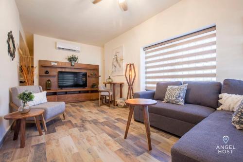 Esterito House | Prime Location 1 Block to Malecon Smart TV & WiFi