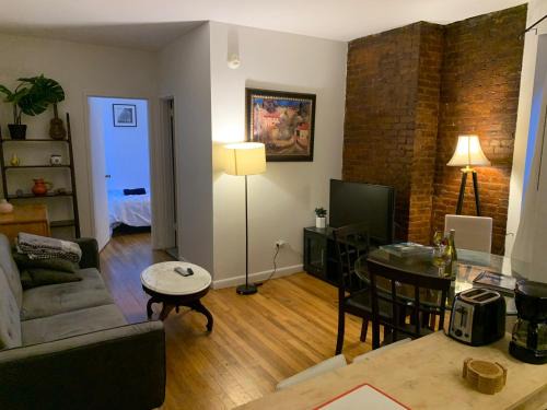 Upper East Side Apartment | PRIME LOCATION 2 BEDROOMS APT UPPER EAST SIDe