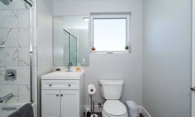 Campbell Apartment | Prime Location! 2bd 2bth