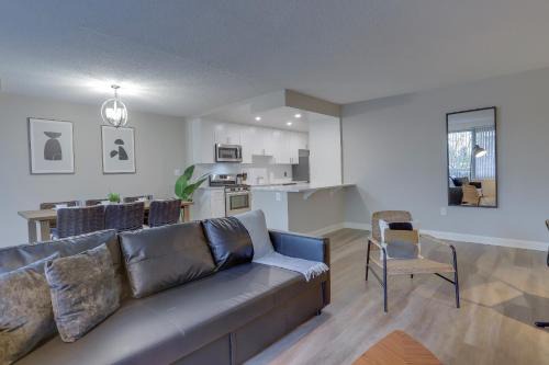 Aurora Highlands Apartment | Prime Location! 2BR Apartment in Crystal City