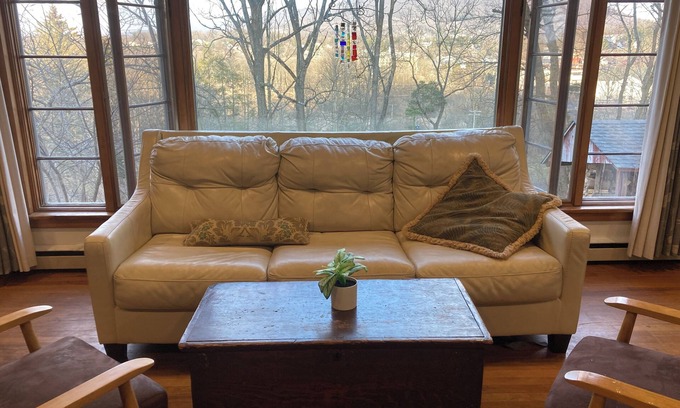 State College House | Prime location for PSU football and events - 3BR whole house rental