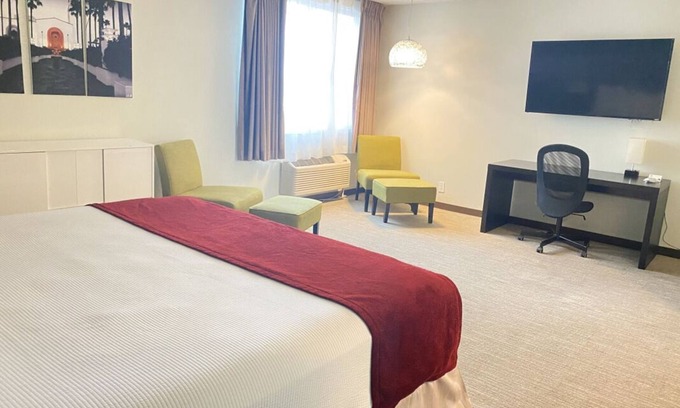 Torrance House | Prime Location! Free Parking Onsite, Minutes to Torrance Beach