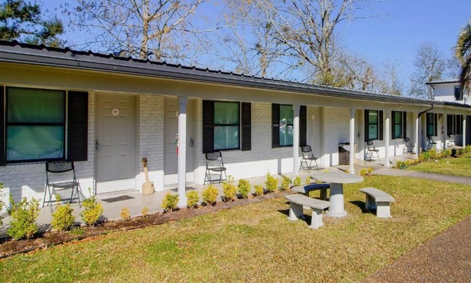 Sulphur House | Prime Location Free Parking Onsite, Close to Lake Charles