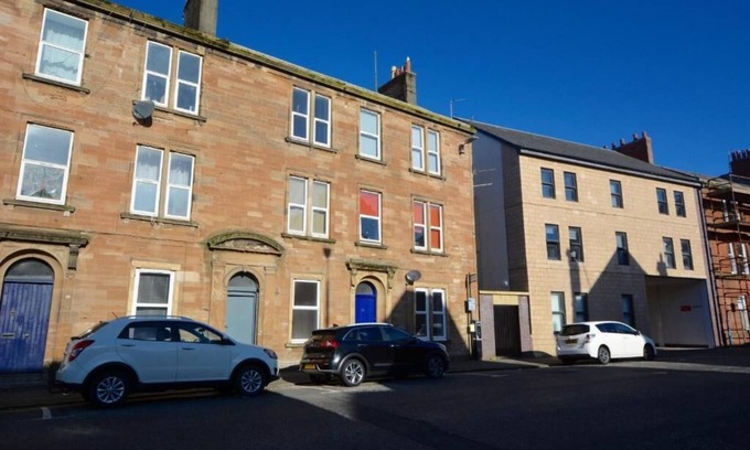 Ayr Apartment | Prime Location in Ayr Town Centre yet only 300yds from the beach.