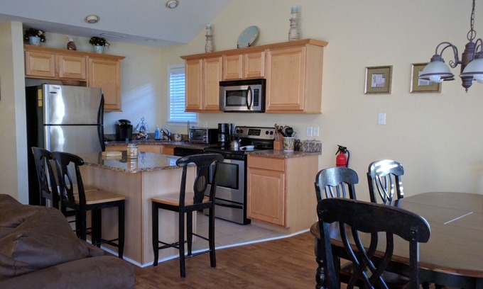 North End Condo | Prime Location Ocean Side of Asbury - Beautiful 3BR/2B Top floor Condo.n
