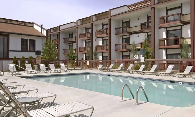 Wenatchee Resort | Prime Location! Pet-Friendly Property, Onsite Pool, Free Parking
