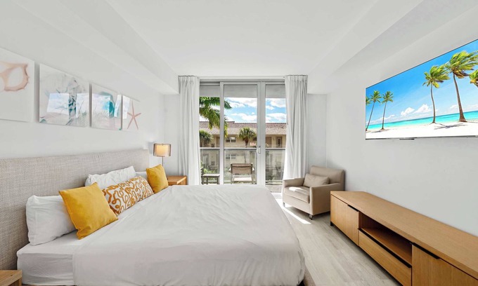 Hallandale Beach Apartment | Prime Location with Waterfront Near Beach