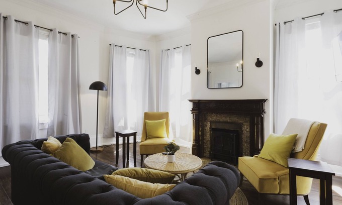 Historic Downtown Savannah House | Prime Location w/Balcony ★ Walk to Forsyth Park & Local Shops & Restaurants