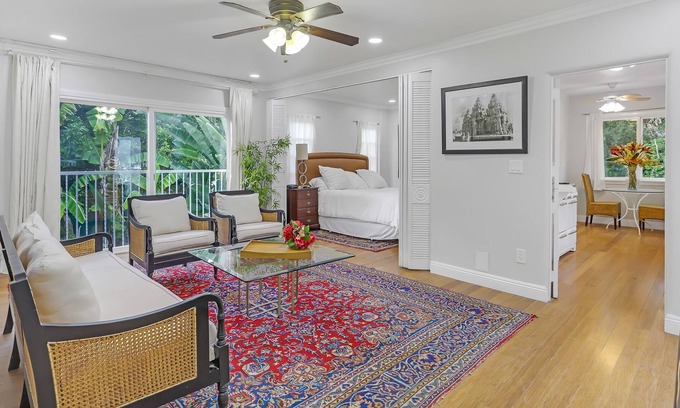 The Flats Apartment | Prime Northside Beverly Hills Guesthouse