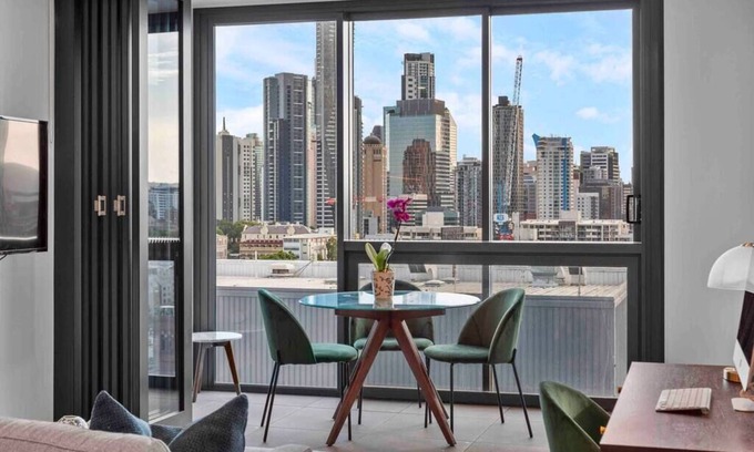 Fortitude Valley Apartment | Prime position 1.5 BR w/view/parking /roof pool