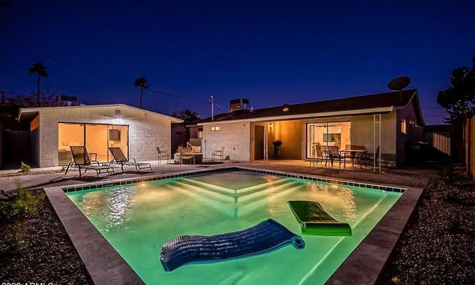 Papago Parkway House | PRIME S SCOTTSDALE PROPERTY! 5 min to old town!