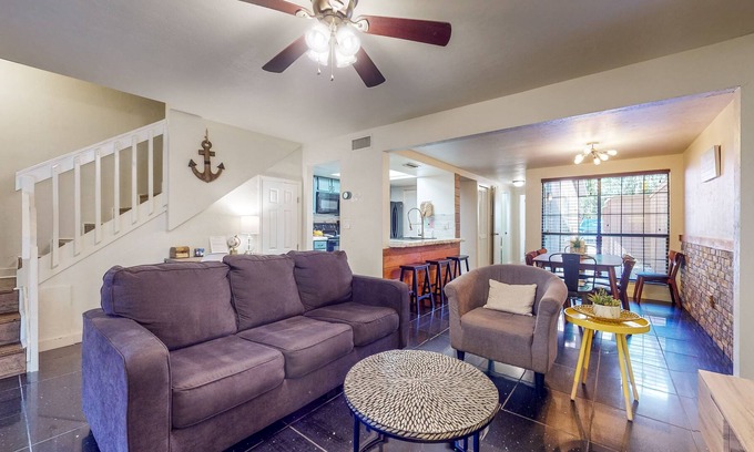 Gainesville House | Prime Townhome near University of Florida - Patio, Fast WiFi, Dog-Friendly