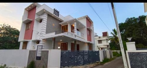 Kochi Villa | Prime Villa, near Amusement Park