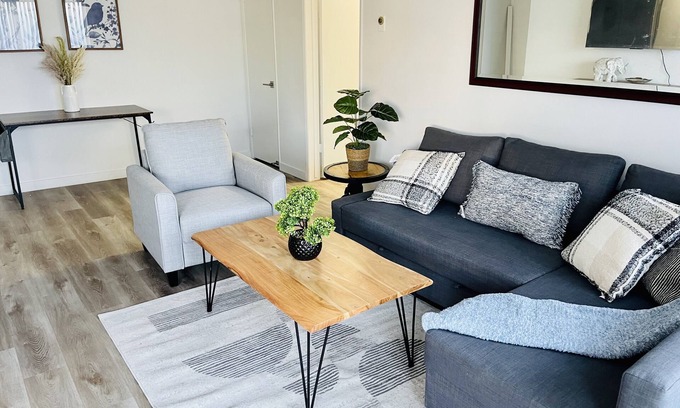 Sawtelle Apartment | Prime West LA cozy 2bd/2ba with balcony-UCLA SMC Santa Monica Beach