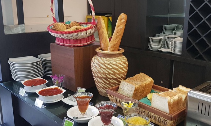 Cikampek Hotel | PrimeBiz Hotel Karawang