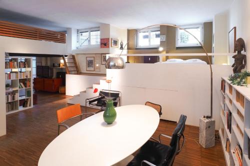 Chinatown Apartment | PrimoPiano - Messina