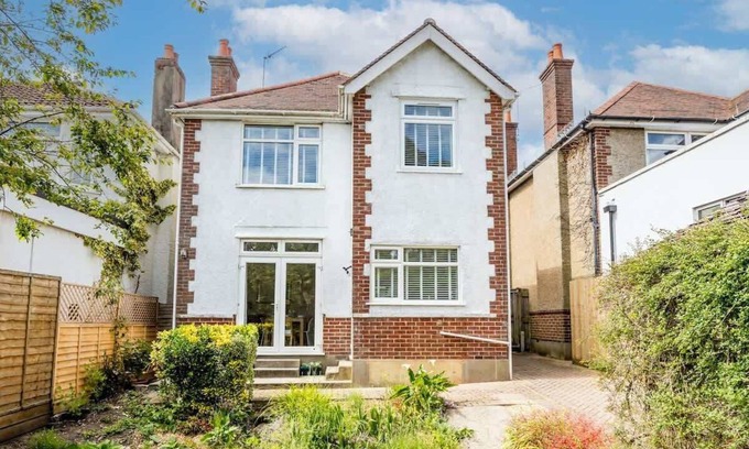 Poole House | Primrose - Refurbished Family Home