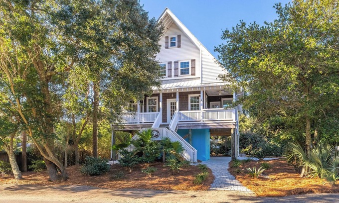 Folly Beach House | Prince's Folly! Walking Distance to Shops and Restaurants!