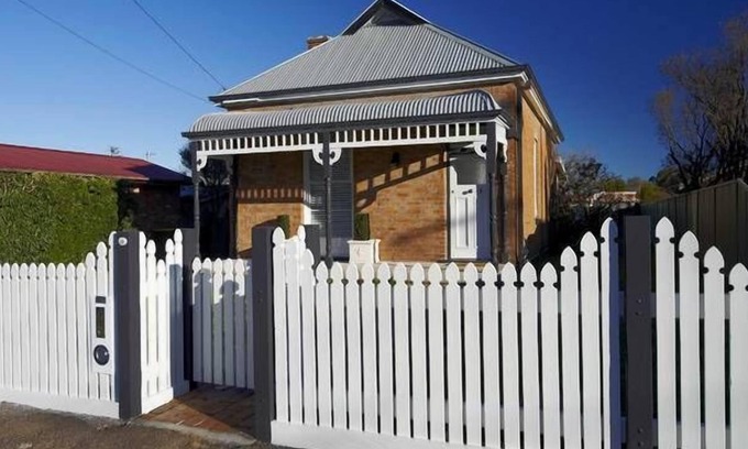Orange House | Prince Street Cottage