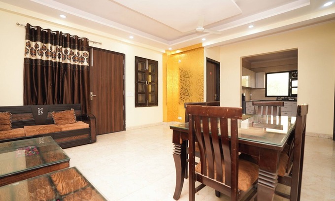 Udyog Vihar Hotel | Prince Villa