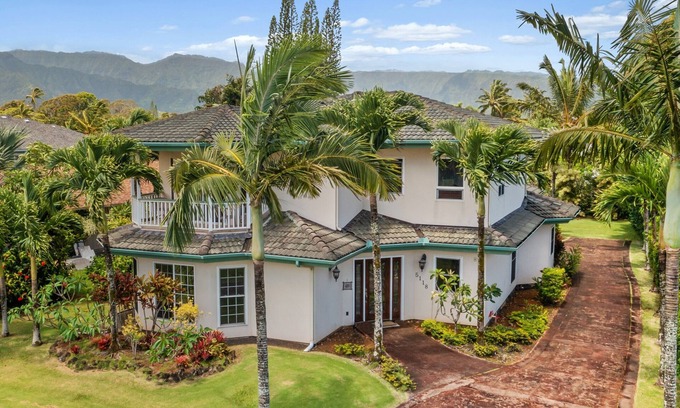 Princeville House | Princeville Beaches AC Lux Home 4BR 3.5Ba at Queen's Bath + Mountain Viewsn