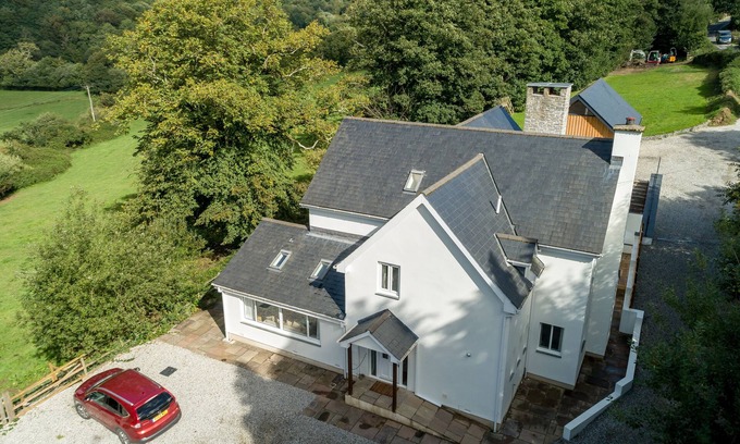 Barnstaple House | PRIORY HOUSE, pet friendly, character holiday cottage in Barnstaple