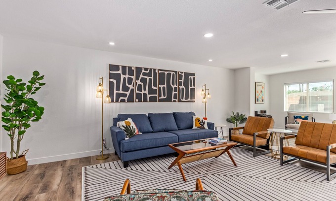 South Scottsdale House | Pristine 3 Bd Old Town Scottsdale Home w/Pool