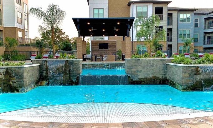 College Station Apartment | Pristine Apartment w/ King Bed & Resort Style Pool