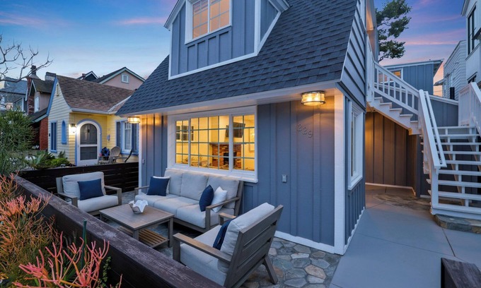 Balboa Island House | Pristine Balboa Harborside Retreat, with AC and Private Patio - 3BR/2BA