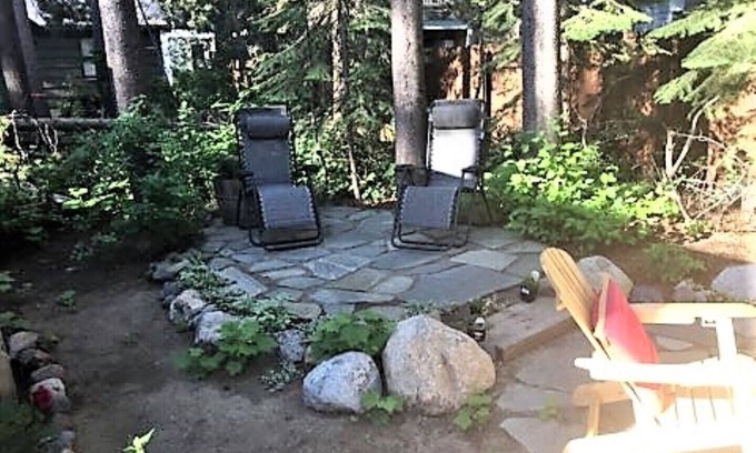 Donner Lake Woods Cabin | Pristine Charming Cabin, Part Time or Full Time Winter Lease 2025