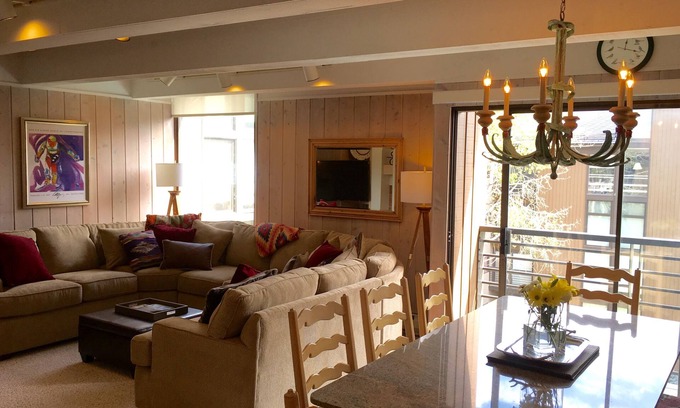 Vail Condo | Pristine Condo, Walk To Lifts, 2 Fireplaces, 3 Balconies, Mountain Views!