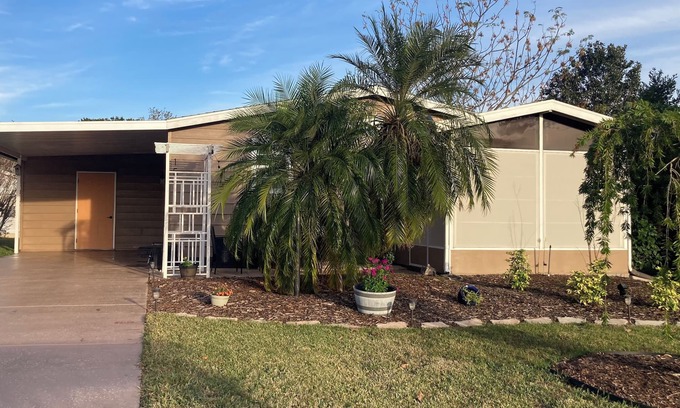 The Villages House | Pristine, cozy home close to Spanish Springs Town Square