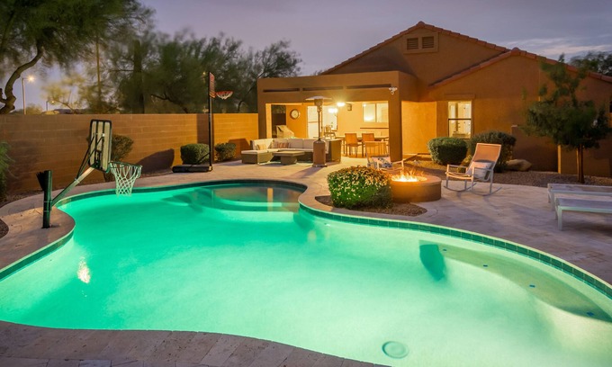 Desert Ridge House | Pristine Desert Ridge home with a pool & backyard oasis - dog-friendly