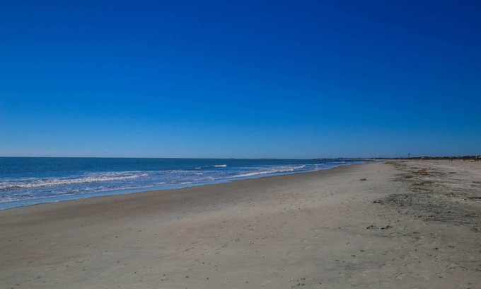 Isle of Palms House | Pristine Home w/Private Pool; Multiple Master Suites & Seating Areas; Ocean Views; Steps to Beach