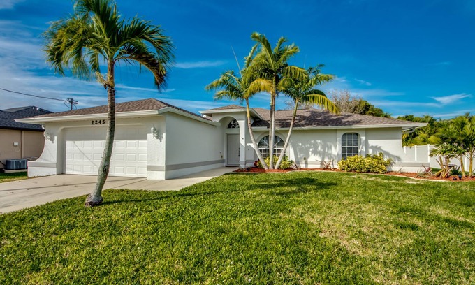 Trafalgar House | Pristine pool home ready for your vacation with friends or family .