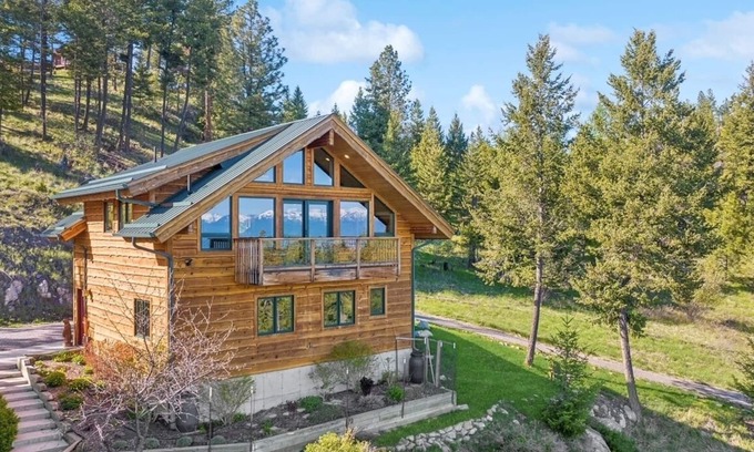 Somers House | Pristine & Private Glacier Chalet with Unmatched Flathead Lake & Mountain Views