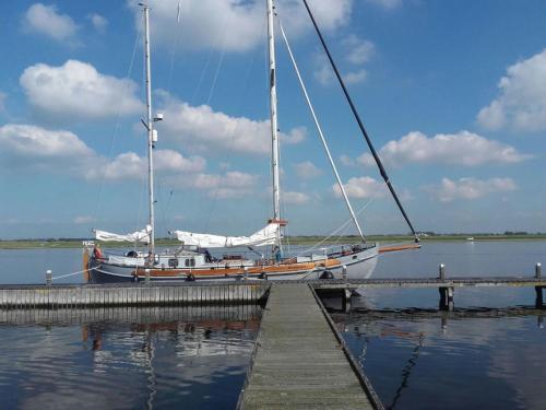 Municipality of Noord-Beveland Bed & Breakfast | Privé B&B Zeilboot Noorderlicht