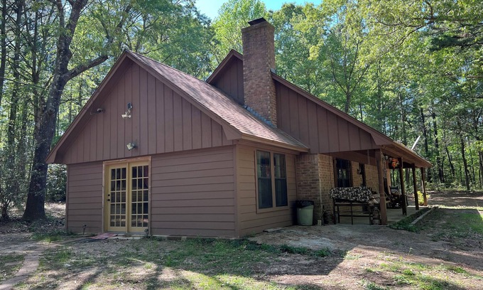 Jefferson Cabin | Priv 80ac EHR hidden gem spa retreat out-adventure ATV trails fish & relaxation