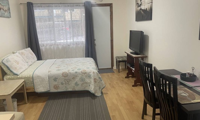 Plateau Mont Royal Resort | Private room ∙ 2 guests