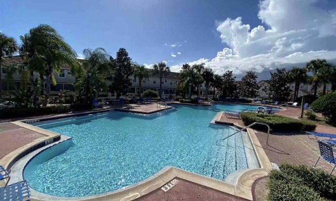 Indian Point House | Privacy, Disney 20 minutes,brand new house!