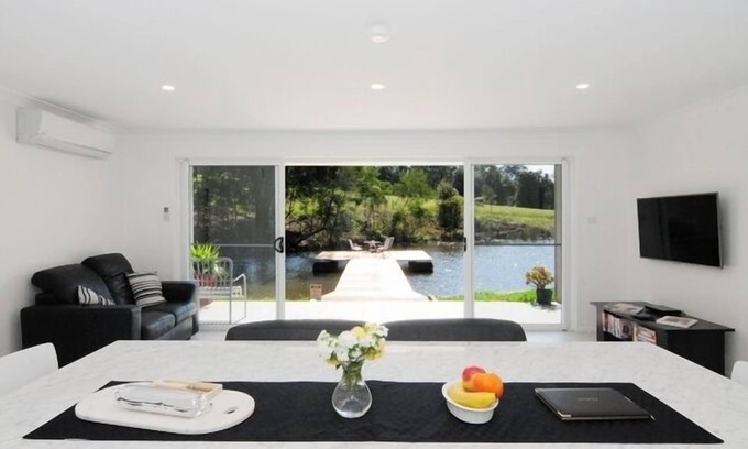 Tapitallee Cottage | Privacy space comfort.nVisit Bundanon Stay at Heron's Rest @ Tapitallee Lodges