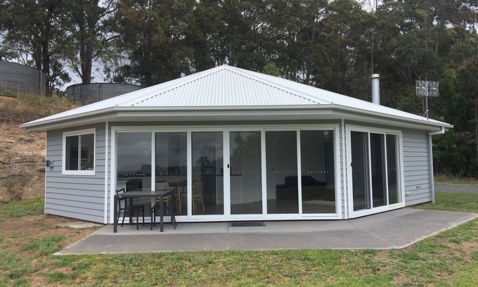 Tapitallee House | Privacy space comfortnLooking at visiting Bundanon? Uwannavu @Tapitallee Lodges