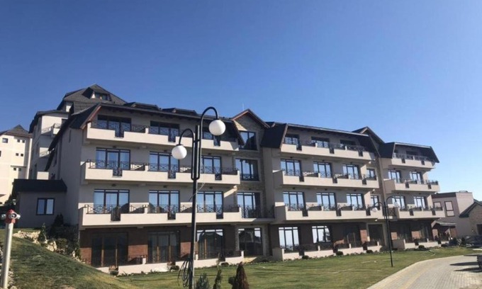Lisina Apartment | Privat Studio Milmari