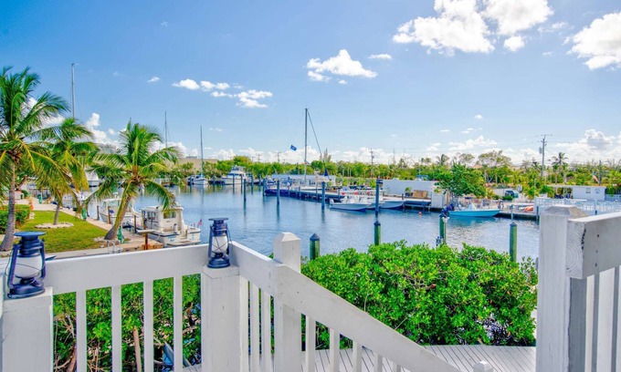 Marathon House | Private 174ft dock & ramp, 3br, 3 mins to Sombrero Beach