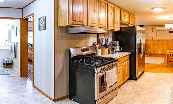Halfway House | Private 3 Bedroom House with Attached 1 Bedroom Apartment