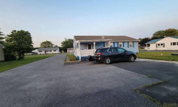 Dagsboro House | Private 3-bedroom ranch, 7.5 miles from Bethany Beach, on a dead-end street.