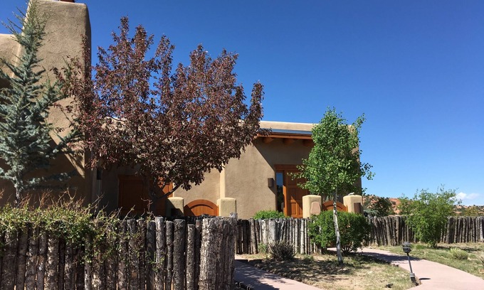 Tesuque Villa | Private, 3BR Bishop's Lodge Villa, Minutes from Plaza, Stunning 360 Degree Views