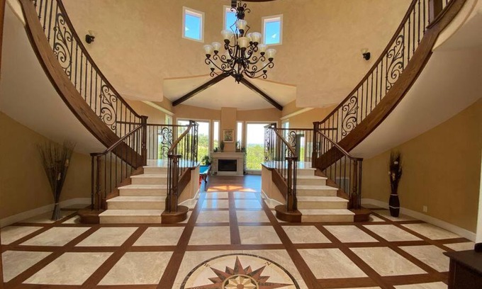 Los Gatos Villa | Private 4 bedroom gated Villa with free parking